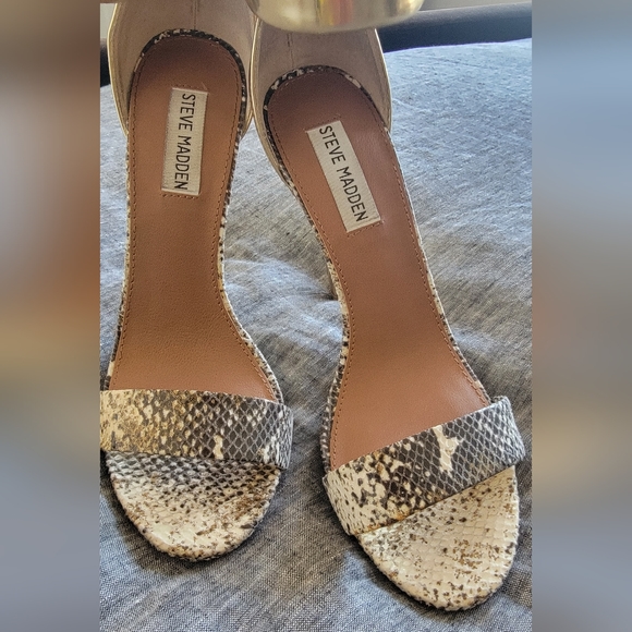 Steve Madden Marlen Snakeskin Heel - Picture 4 of 4